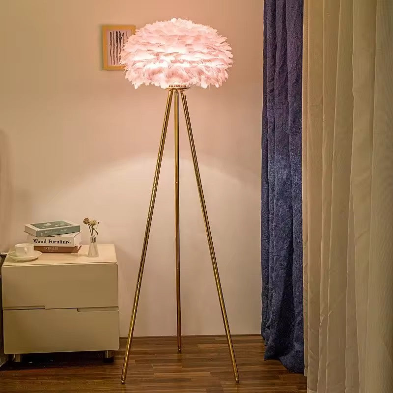 Feather baby pink Floor Lamp